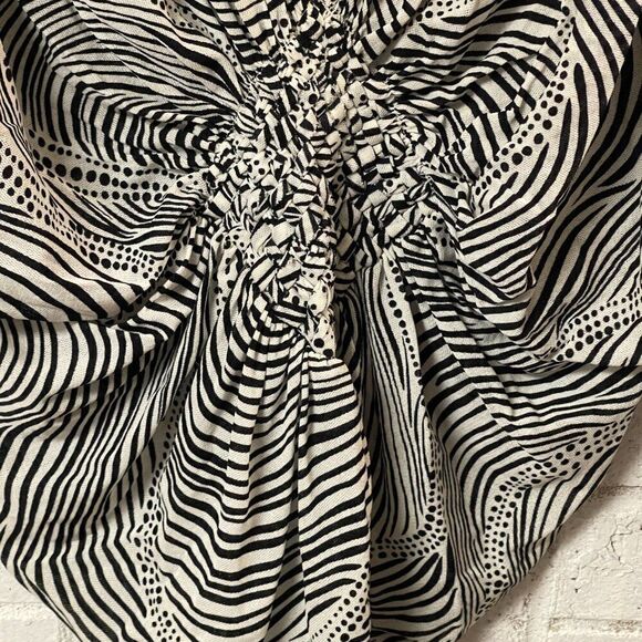 Newport News Animal Print Ruched Blouse Large - Picture 3 of 9